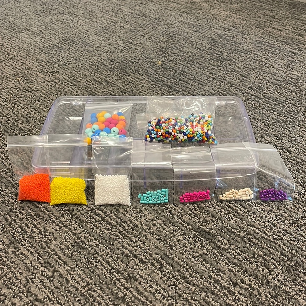 💥2/$9 — Beads and container